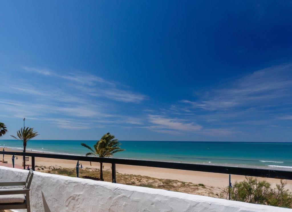 Apartamento Barrosa Frente al Mar Chiclana de la Frontera Exterior foto